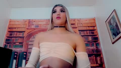 Queen Catalella online show from 16, 12, 2025