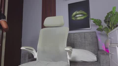 catalina_goddess online show from 20, 6, 2026
