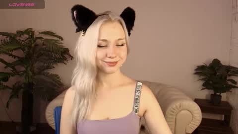 Snapshot of cateyepro chatting on 3, 12, 2025 Anna online show from 3, 12, 2025