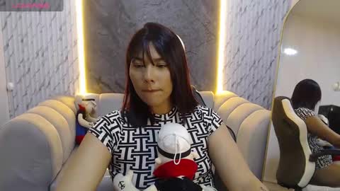 Snapshot of catherine_b_ chatting on 17, 10, 2025 catherin online show from 17, 10, 2025