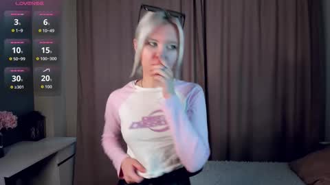 Mia online show from 9, 3, 2026