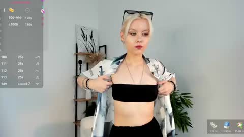 Mia online show from 23, 6, 2026