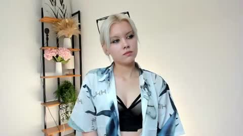 Mia online show from 25, 6, 2026