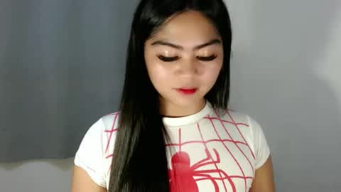 Snapshot of cathy_ho chatting on 8, 11, 2025 cathy_ho online show from 8, 11, 2025