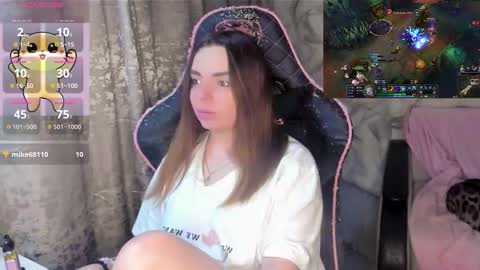 Snapshot of catisyfury chatting on 20, 10, 2025 . . online show from 20, 10, 2025