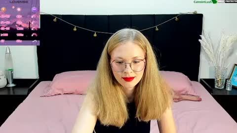 Snapshot of catmintlush chatting on 18, 6, 2026 CatmintLush online show from 18, 6, 2026