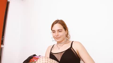 Snapshot of catnessa_ chatting on 3, 10, 2025 Catalina Restrepo online show from 3, 10, 2025