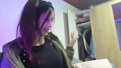 Snapshot of catt_evans1 chatting on 28, 12, 2024 CATT EVANS online show from 28, 12, 2024