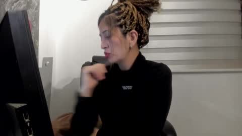 Snapshot of catt_evans1 chatting on 9, 10, 2025 CATT EVANS online show from 9, 10, 2025