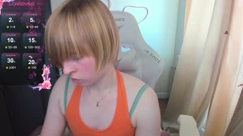 cattie_w_ online show from 25, 3, 2026