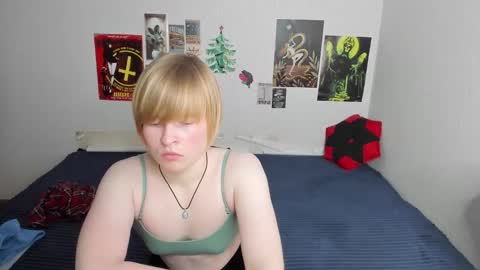 cattie_w_ online show from 28, 3, 2026