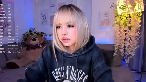 Snapshot of catvalentinee_ chatting on 2, 2, 2025 catvalentinee_ online show from 2, 2, 2025