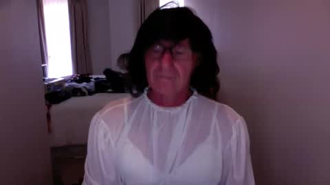 Elle online show from 9, 2, 2025