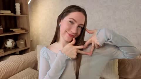 Josie Manesi online show from 20, 9, 2025