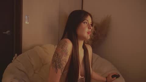 Diane Independent model online show from 4, 3, 2025