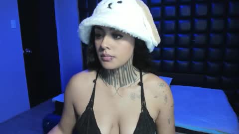 Snapshot of celeste_owen18 chatting on 22, 11, 2025 celeste owen18 online show from 22, 11, 2025