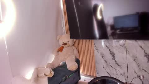Snapshot of celeste_pervert chatting on 16, 5, 2026 mia sofiabohorquez INSTAGRAM online show from 16, 5, 2026