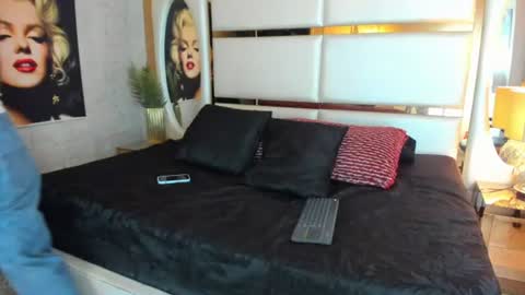 celeste_starsss online show from 5, 8, 2026