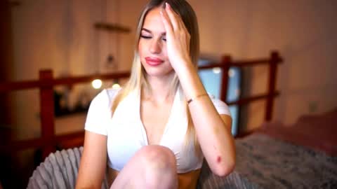 Snapshot of celeste_www chatting on 4, 3, 2026 Sunflower online show from 4, 3, 2026