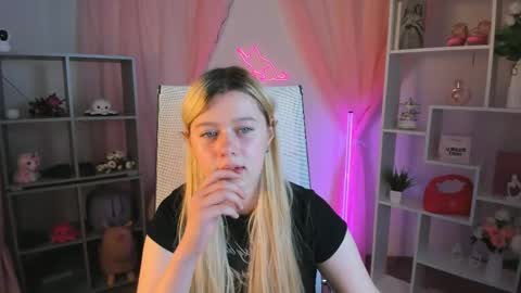 your cute kitty online show from 11, 5, 2026