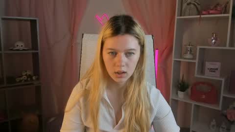 your cute kitty online show from 19, 5, 2026