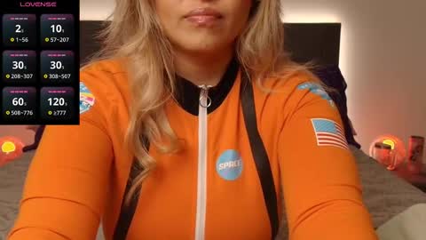 Snapshot of celiahenn chatting on 31, 10, 2025 Celia online show from 31, 10, 2025