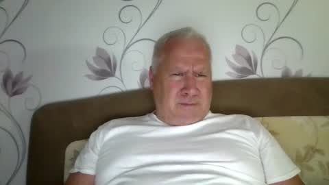 Snapshot of celli68 chatting on 5, 7, 2026 celli68 online show from 5, 7, 2026