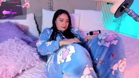 Hello guys my name is Sofi and Lizzie and  Vanessa online show from 25, 7, 2026