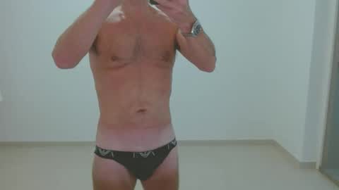 Snapshot of ch400 chatting on 6, 1, 2025 ch400 online show from 6, 1, 2025