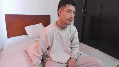 Snapshot of chandler_kenji chatting on 20, 10, 2025 Kenji online show from 20, 10, 2025