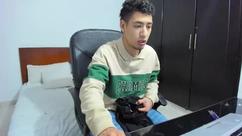 Snapshot of chandler_kenji chatting on 25, 10, 2025 Kenji online show from 25, 10, 2025