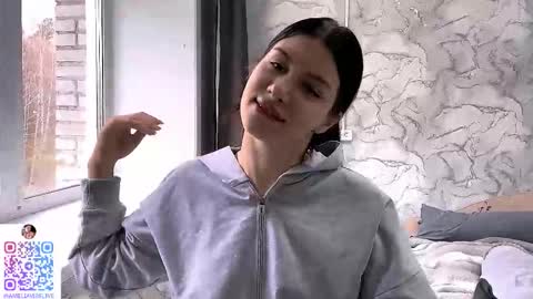 Snapshot of chanel_no_5 chatting on 4, 10, 2025 Amelia online show from 4, 10, 2025