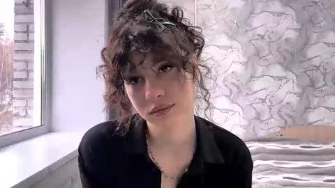 Snapshot of chanel_no_5 chatting on 10, 10, 2025 Amelia online show from 10, 10, 2025