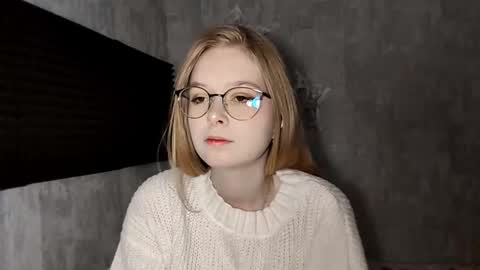 Snapshot of chanelledroz chatting on 22, 12, 2025 Lia online show from 22, 12, 2025