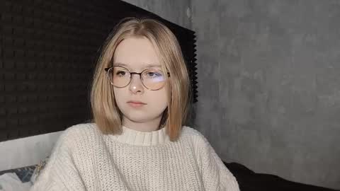 Snapshot of chanelledroz chatting on 24, 2, 2026 Lia online show from 24, 2, 2026