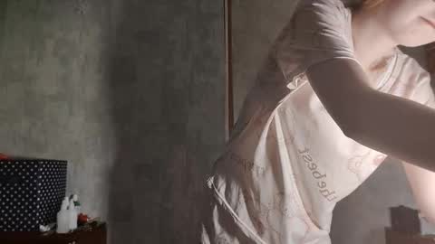 Snapshot of chanelledroz chatting on 5, 3, 2026 Lia online show from 5, 3, 2026