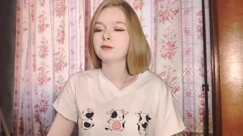 Snapshot of chanelledroz chatting on 23, 3, 2026 Lia online show from 23, 3, 2026