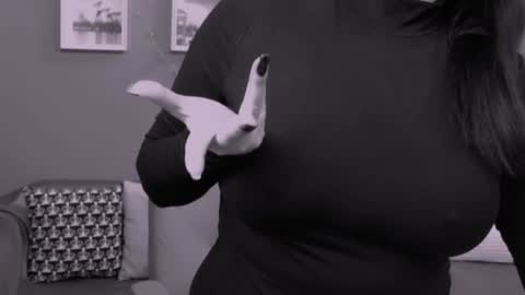 The Queen online show from 26, 1, 2025