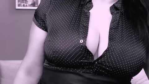 The Queen online show from 16, 2, 2025