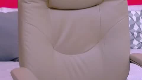 The Queen online show from 22, 2, 2025