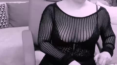 The Queen online show from 23, 2, 2025