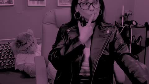 Snapshot of chantallovely chatting on 29, 3, 2026 The Queen online show from 29, 3, 2026