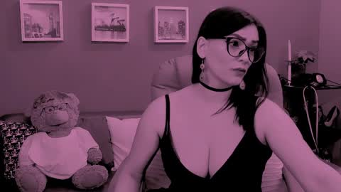 Snapshot of chantallovely chatting on 30, 3, 2026 The Queen online show from 30, 3, 2026