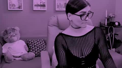 Snapshot of chantallovely chatting on 17, 4, 2026 The Queen online show from 17, 4, 2026