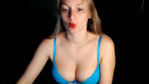 Snapshot of chanti_lovee chatting on 9, 7, 2026 We Vibe Device that vibrates at the sound of Tips and makes me wet. vibe lush edging daddy lovense online show from 9, 7, 2026