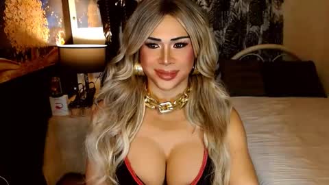 charismatic_apple online show from 14, 3, 2026