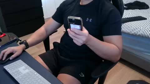 charliekkw online show from 13, 11, 2025