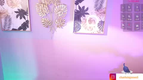 Snapshot of charloottee_1 chatting on 1, 11, 2025 Char 3 Lets go for the 100 Thumb-Up online show from 1, 11, 2025