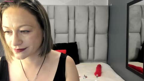 Charlot milf online show from 29, 4, 2026