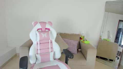    online show from 23, 2, 2025